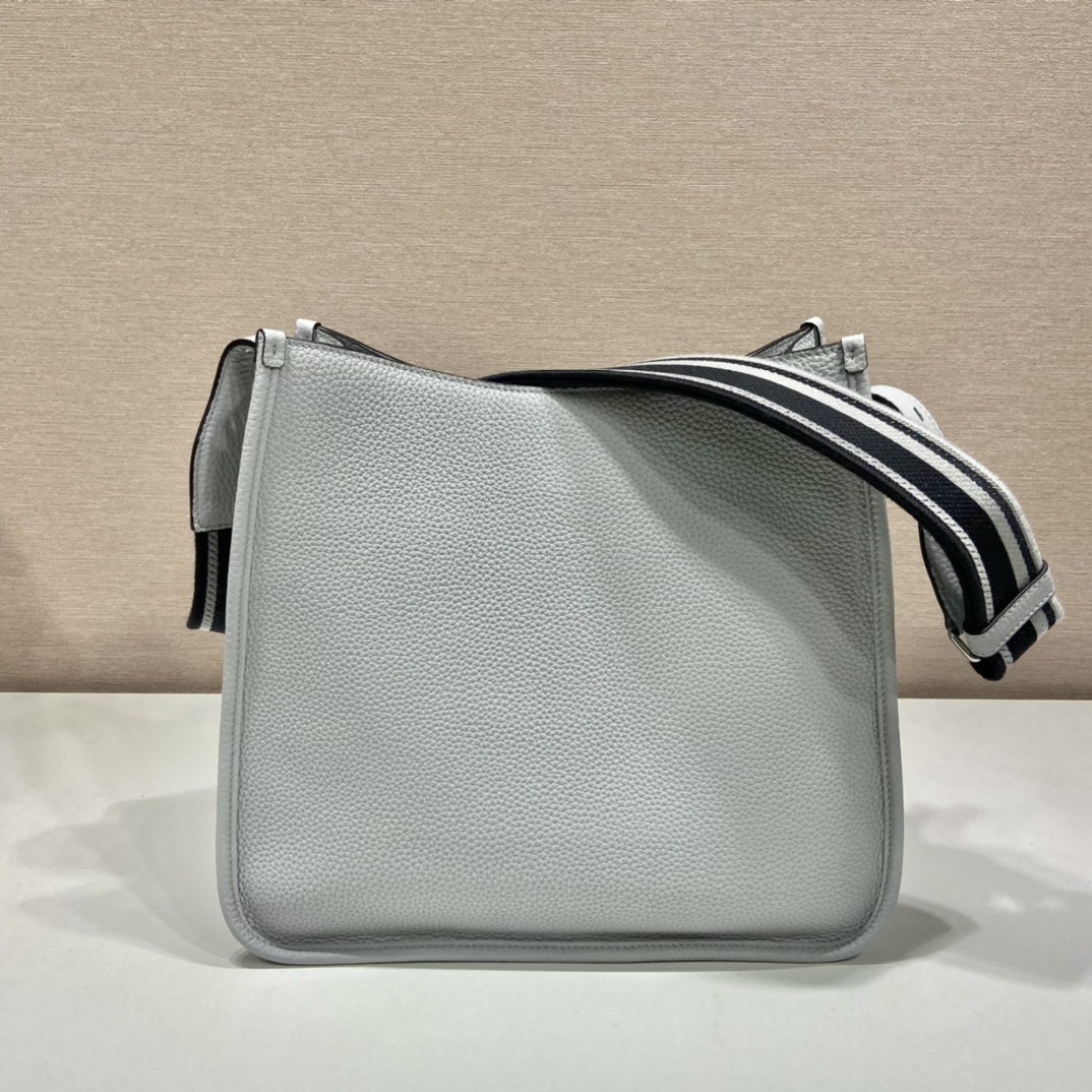 Pra*a leather hobo bag