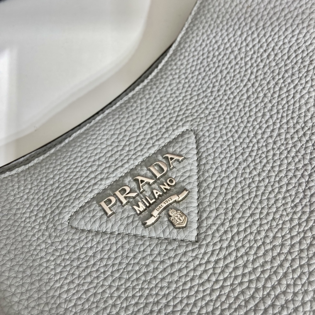 Pra*a leather hobo bag