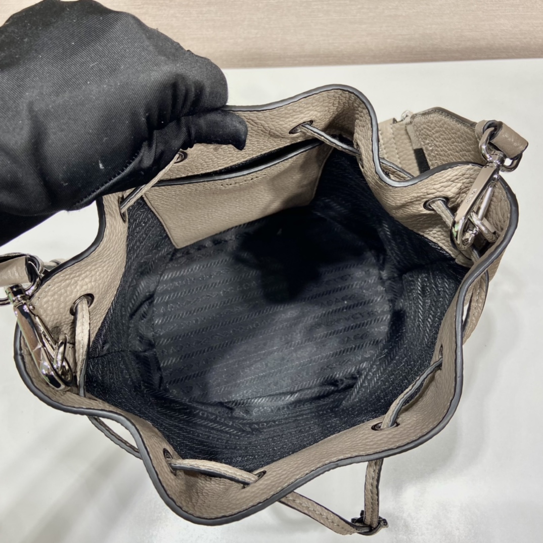 Pra*a leather bucket bag