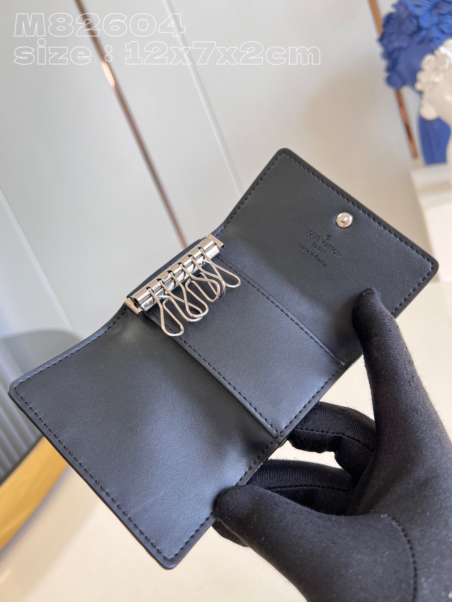 l**is V*t*n monogram key holder