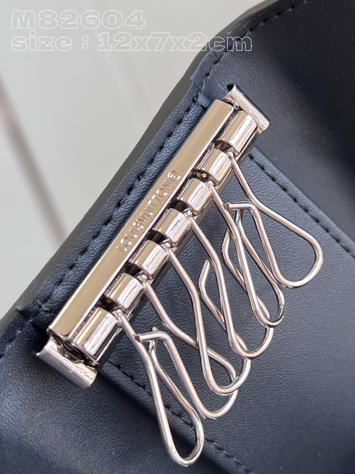 l**is V*t*n monogram key holder