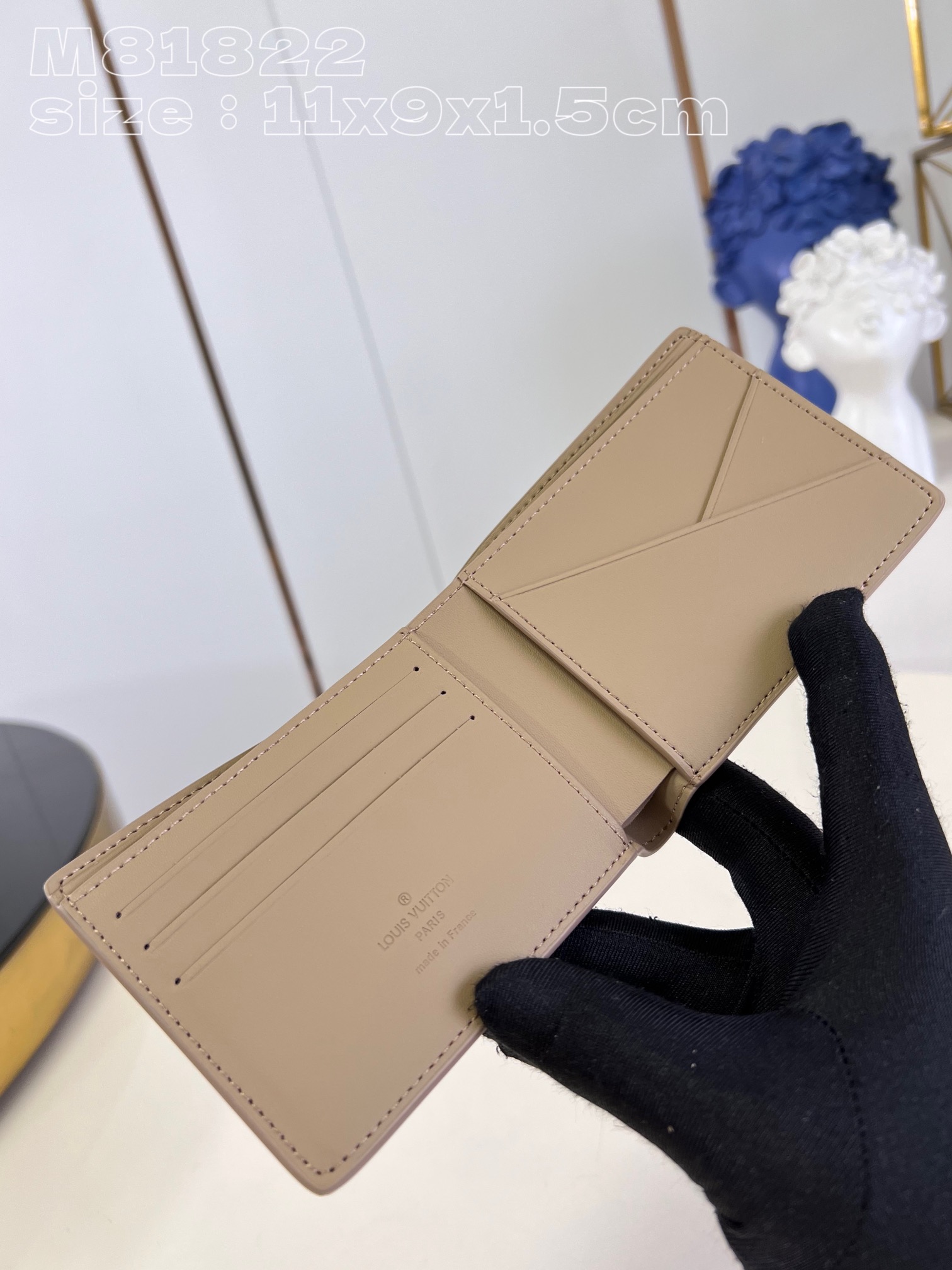 l**is V*t*n multiple wallet