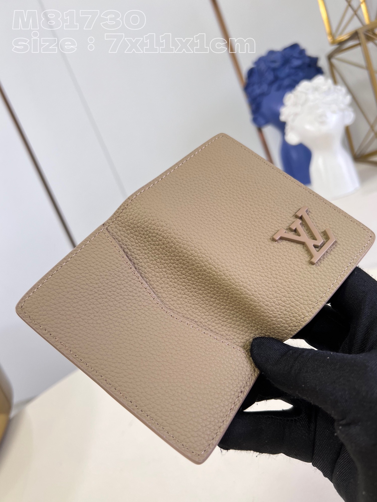 l**is V*t*n pocket organizer