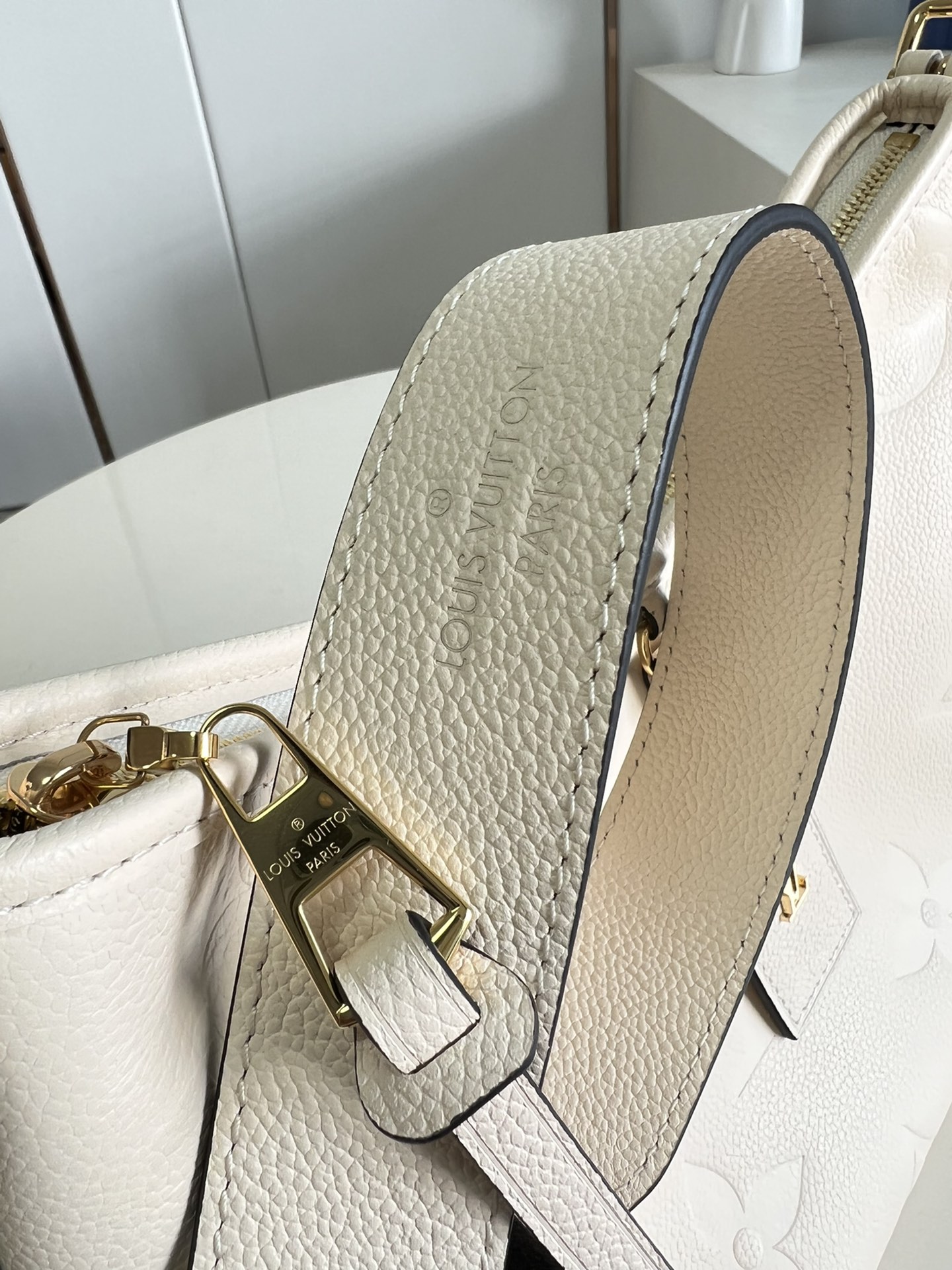 l**is V*t*n carryall pm bag
