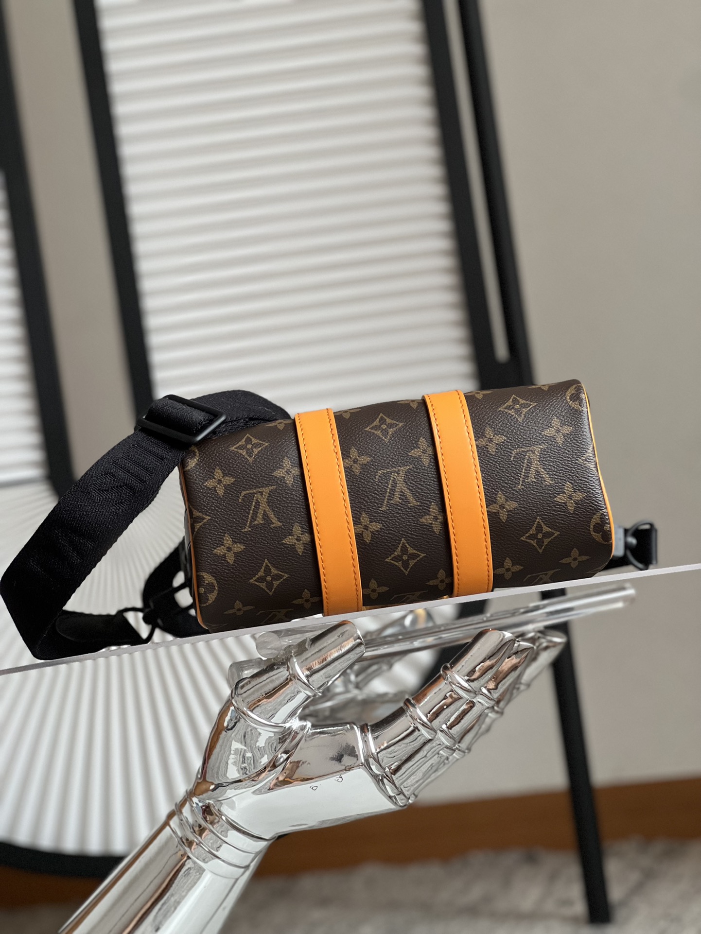 l**is V*t*n keepall bandoulière 25