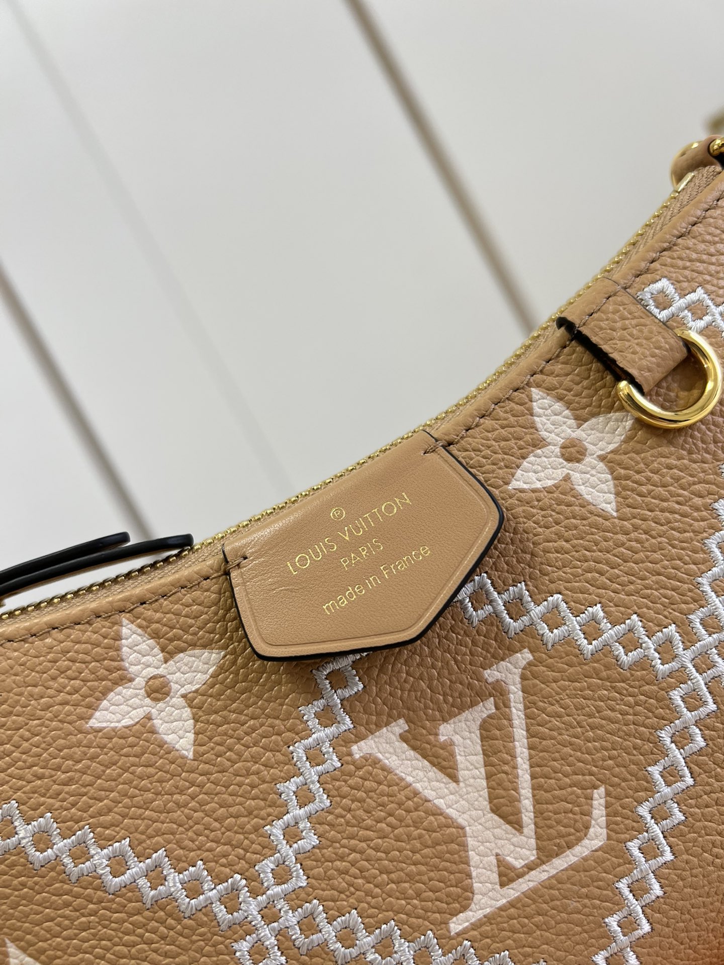 l**is V*t*n easy pouch on strap handbag