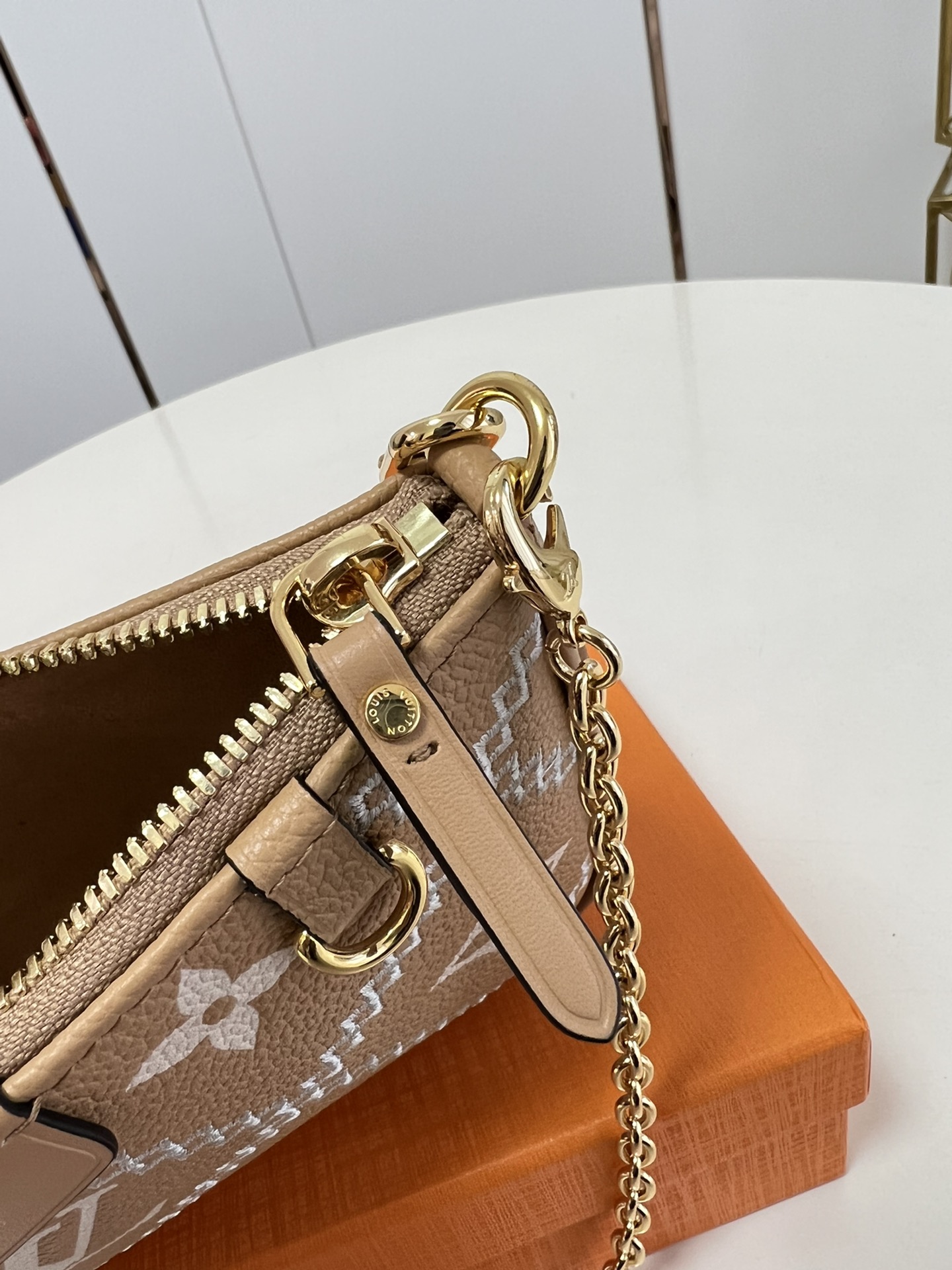 l**is V*t*n easy pouch on strap handbag