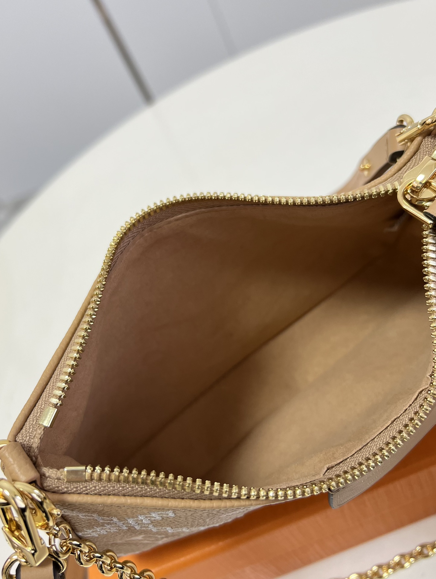 l**is V*t*n easy pouch on strap handbag