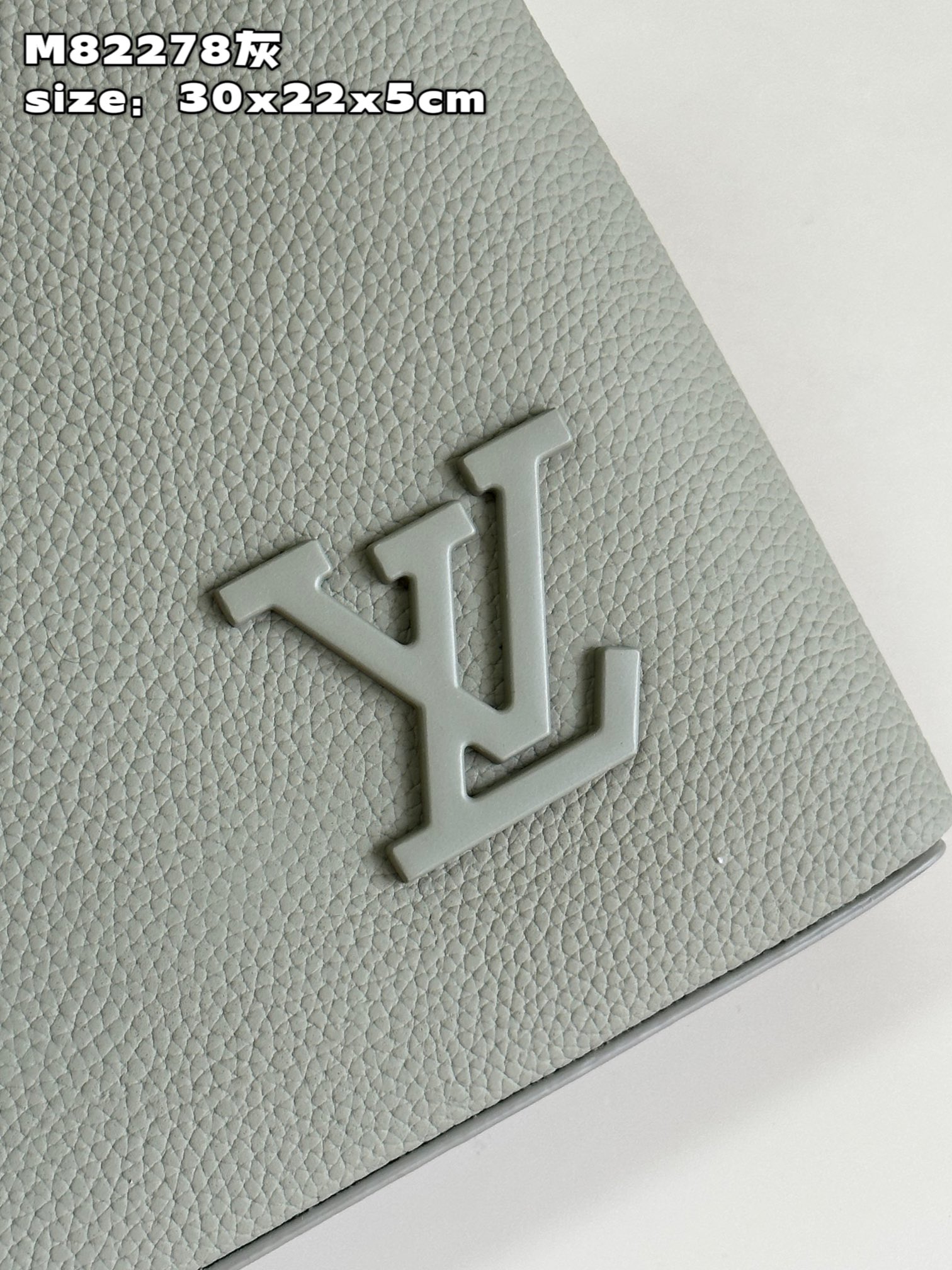 l**is V*t*n takeoff handbag