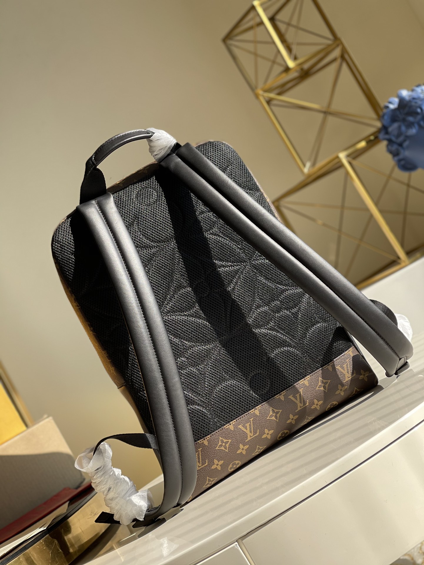 l**is V*t*n dean backpack