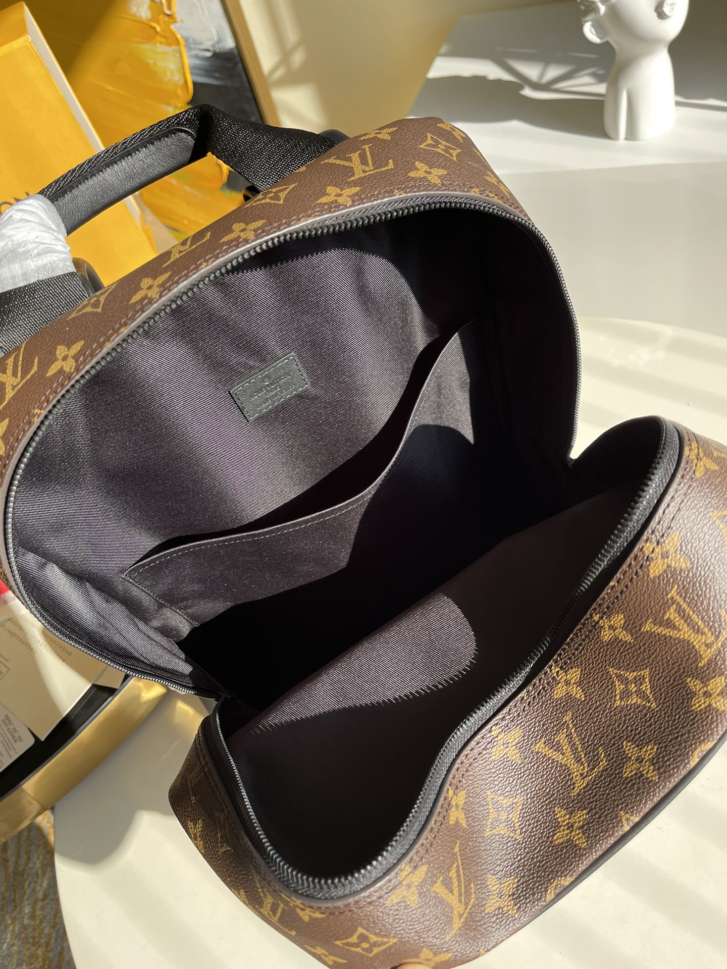 l**is V*t*n dean backpack