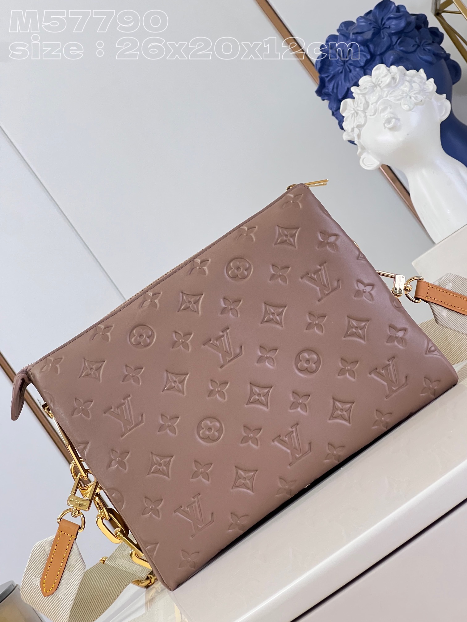 l**is V*t*n coussin small handbag