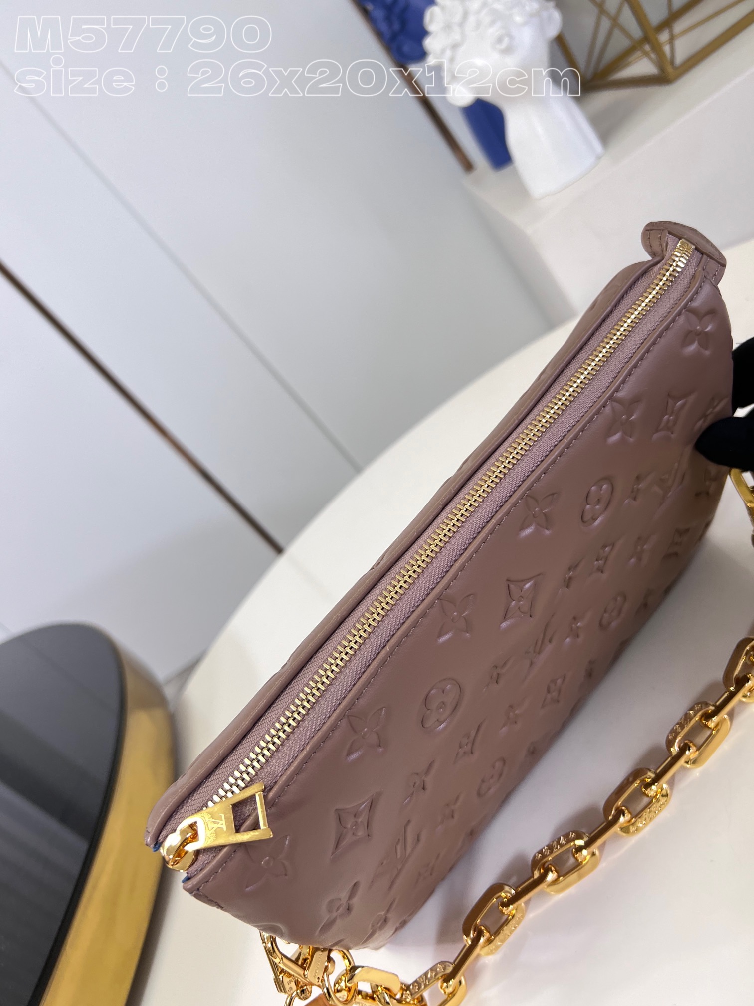l**is V*t*n coussin small handbag