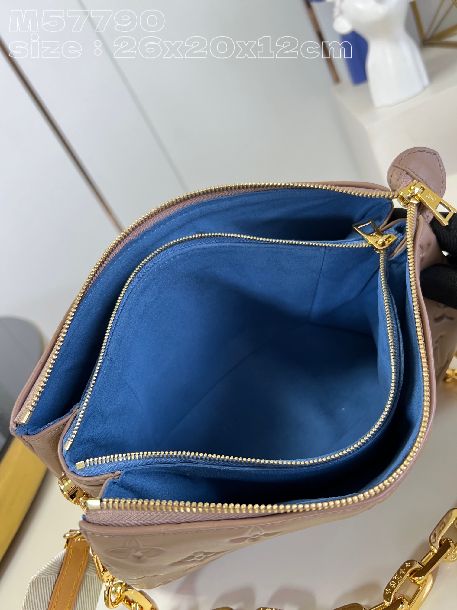 l**is V*t*n coussin small handbag