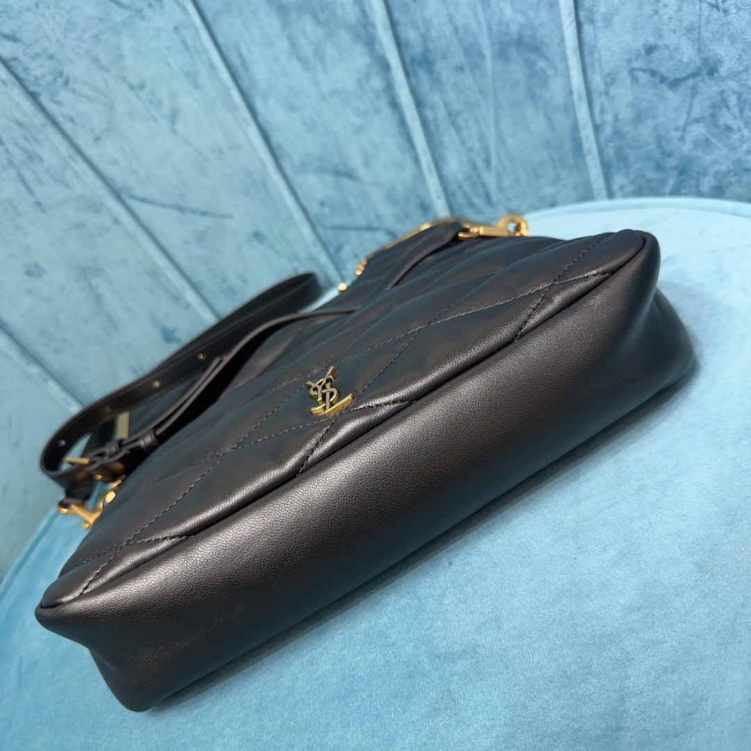 Y51 87 in quilted lambskin