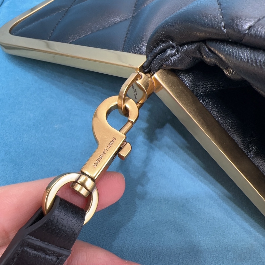 Y51 87 in quilted lambskin