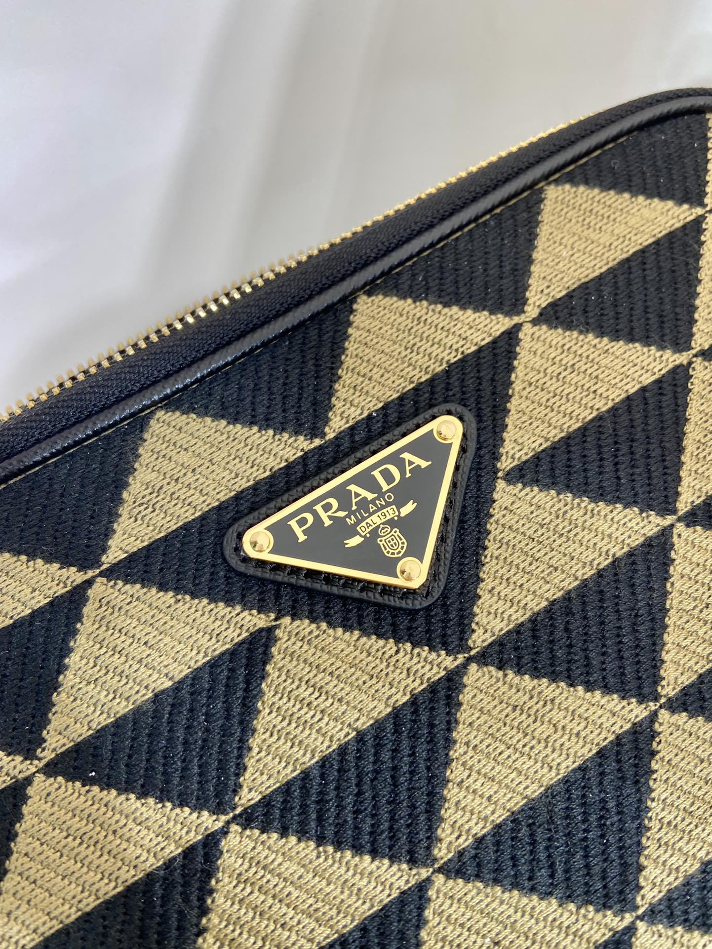 medium Pra*a brique bag