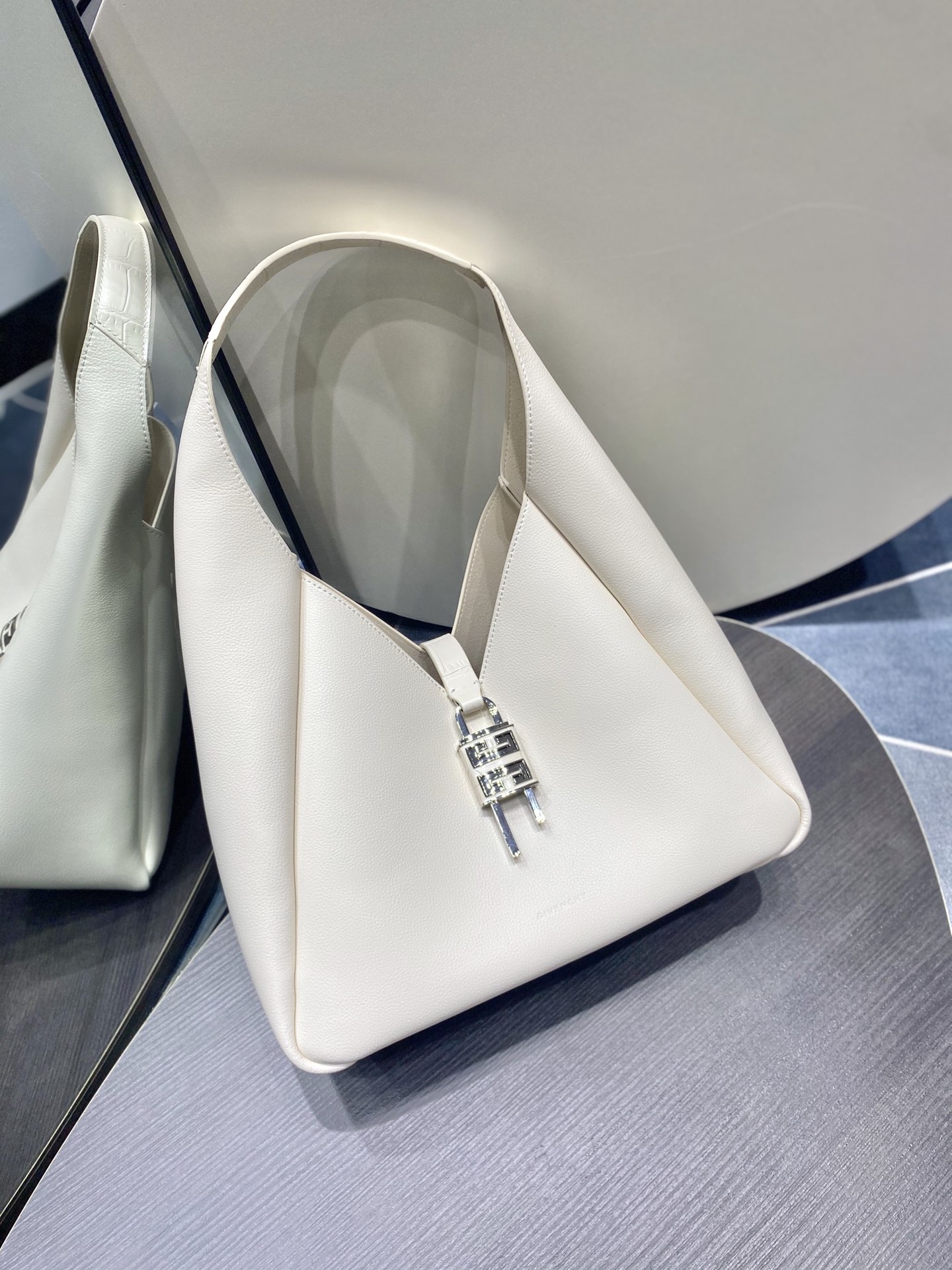 Givenchy G-Hobo Medium