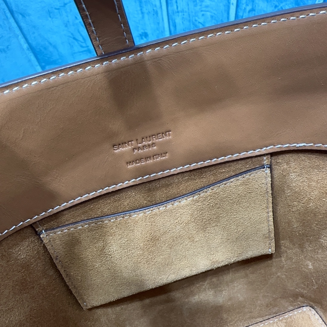 Y51 le 37 small in shiny leather