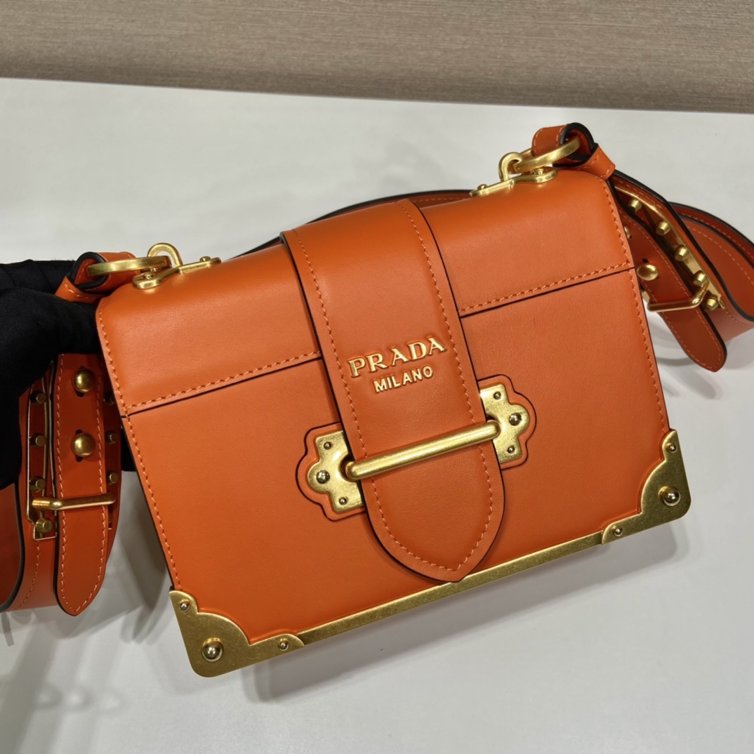 Pra*a cahier leather bag