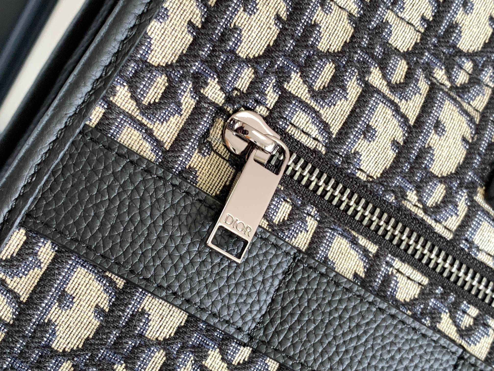 D*or safari tote bag