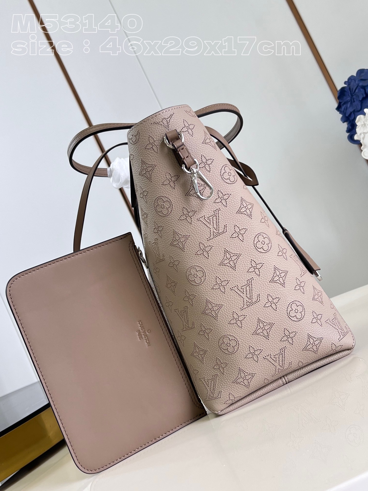l**is V*t*n hina medium handbag