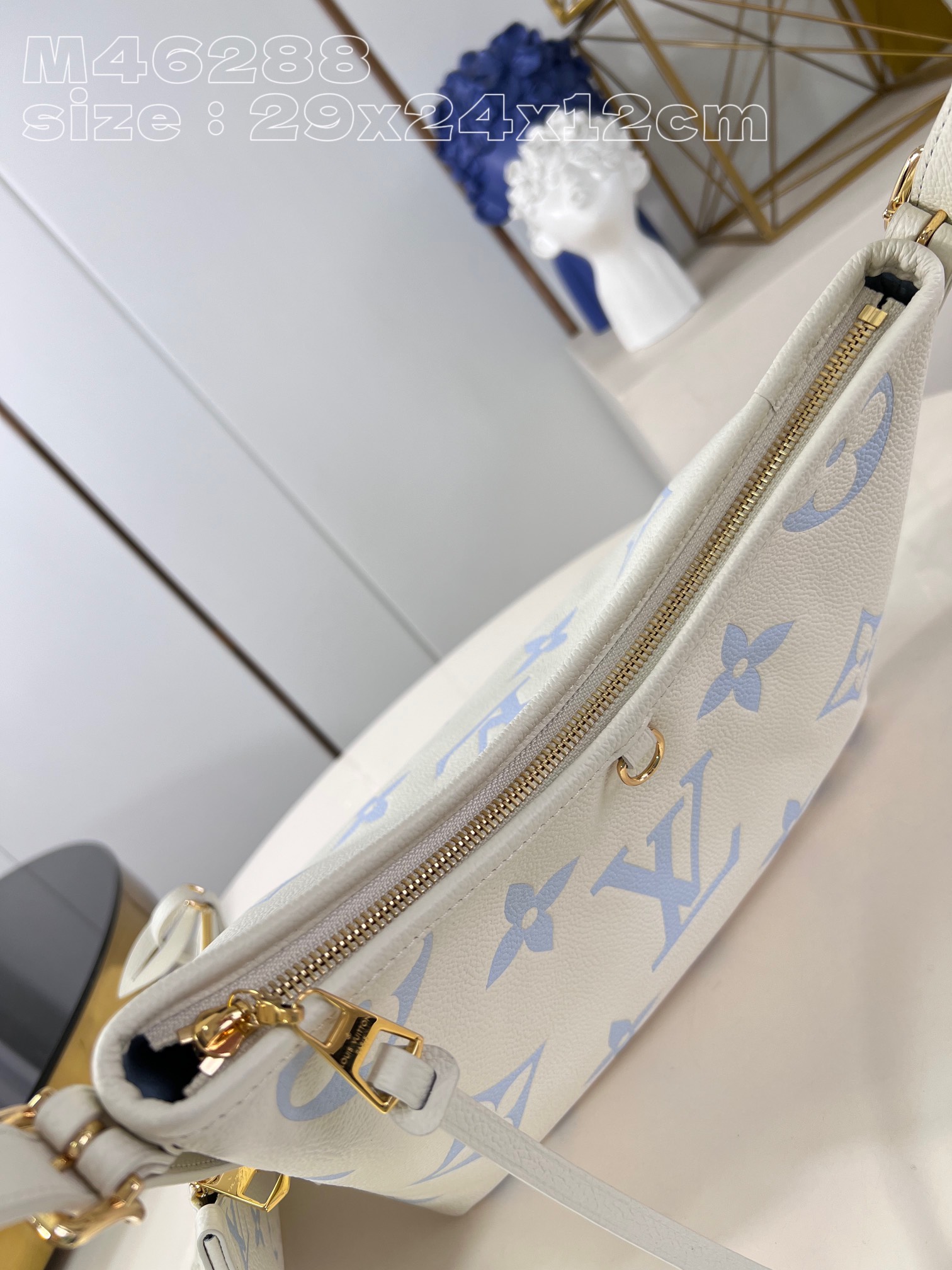 l**is V*t*n carryall pm bag