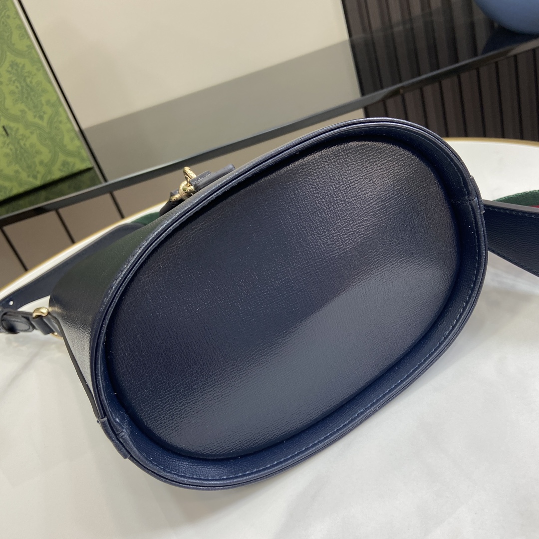 G*u*i mini bucket shoulder bag