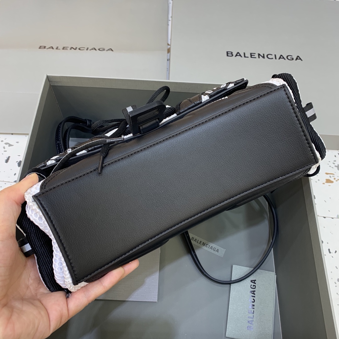 Ba*len*cia*ga hourglass bag