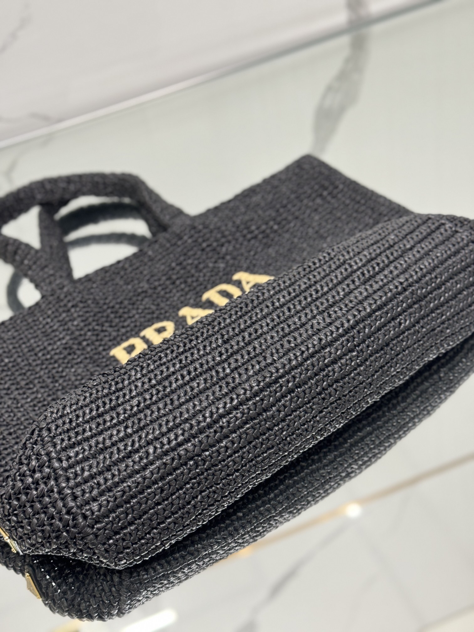 Pra*a crochet tote bag