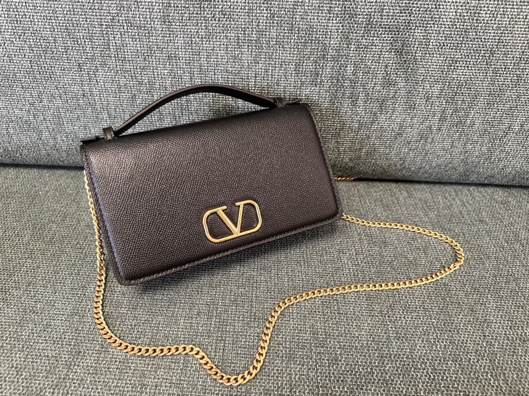 Va1e*ntin0 garavani vring woc chain bag