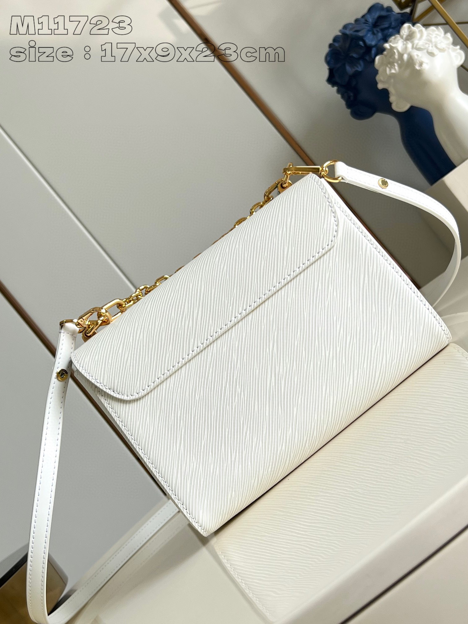 l**is V*t*n twist mm bag